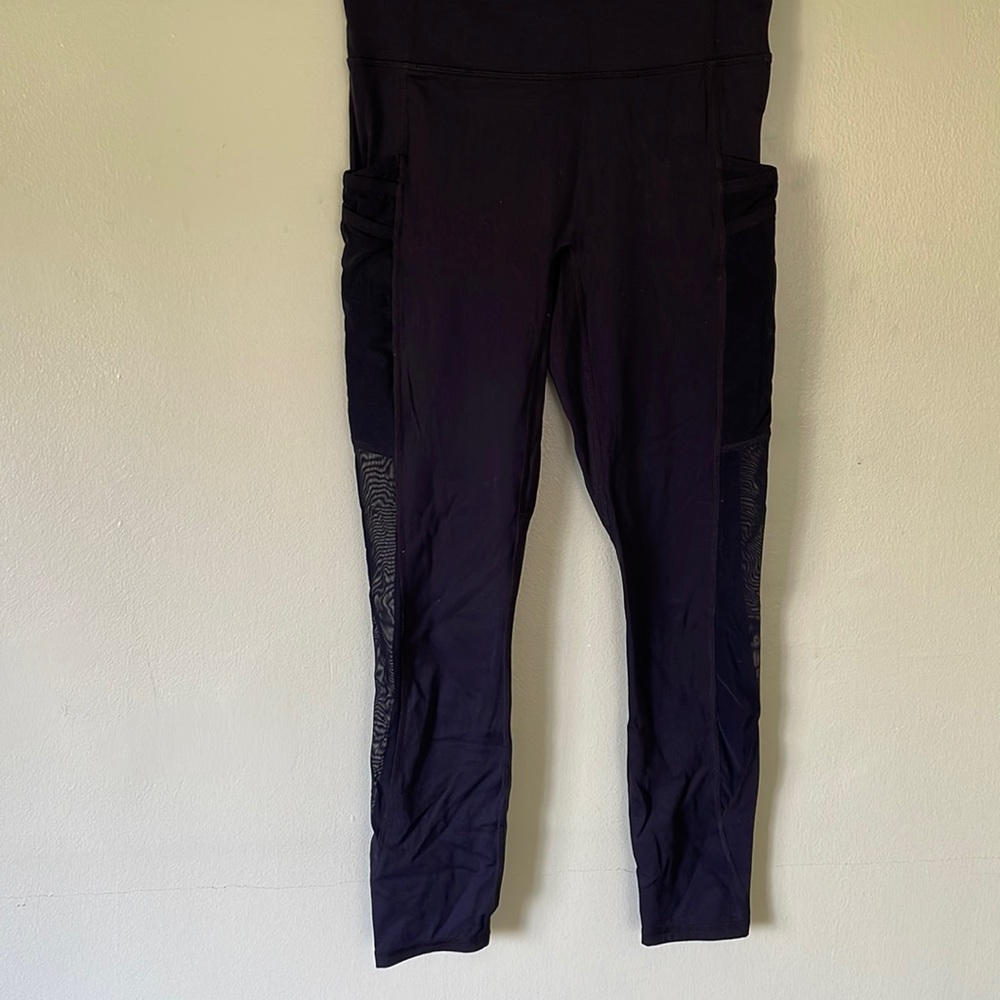 Motion 365 fabletics black sml leggings with mesh panels
